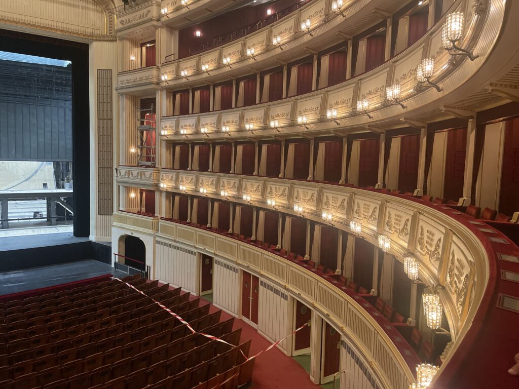 INTERIOR OPERA DE VIENA