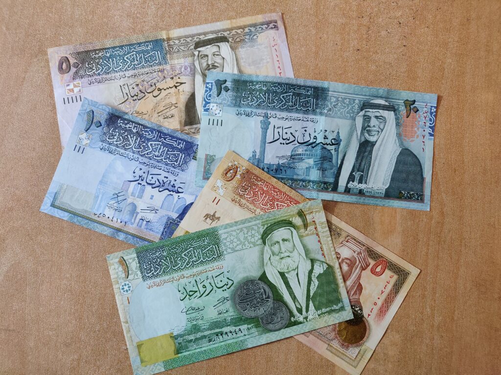 dinero jordano EN LOS PREPARATIVOS DEL VIAJE A JORDANIA