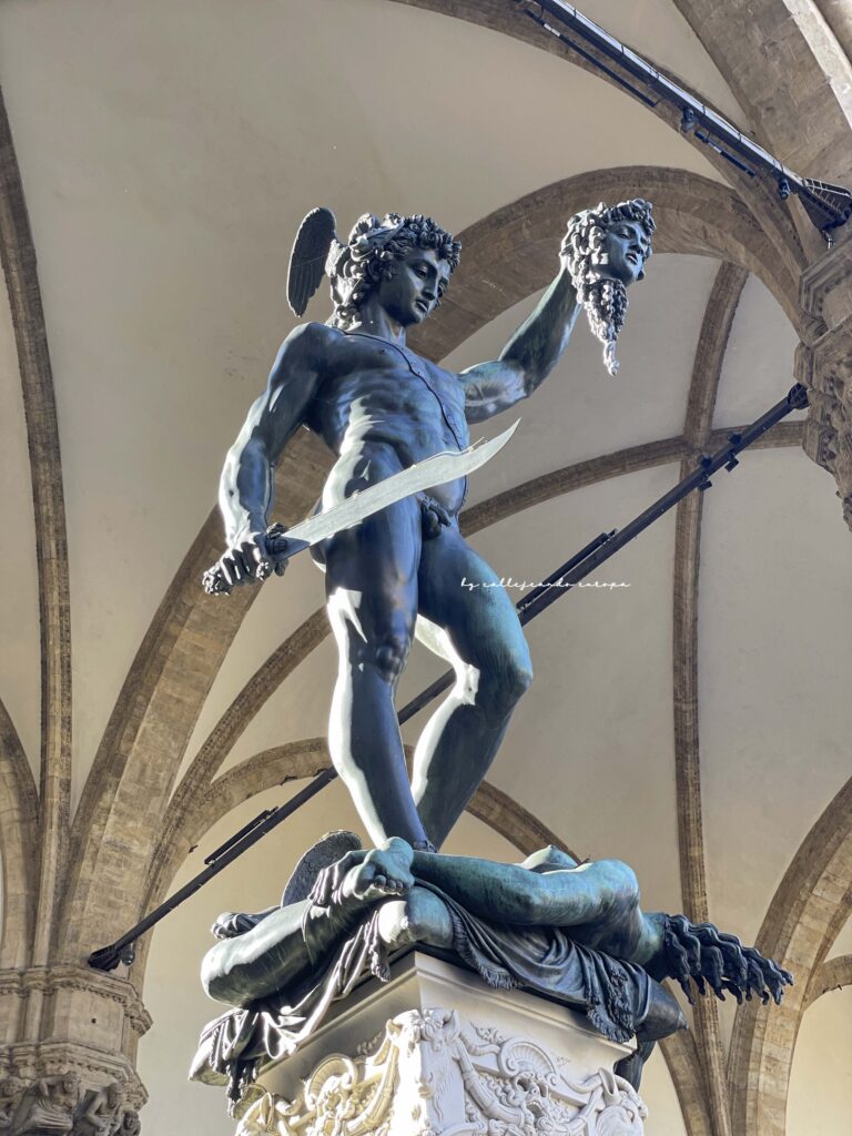 PERSEO CON CABEZA DE MEDUSA EN LA LOGGIA DEI LANZA