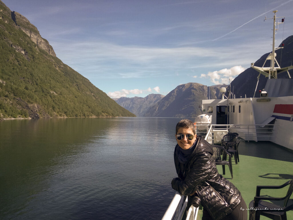 Trayecto en ferry por el Geirangerfjord, una experiencia imprescindible en Noruega