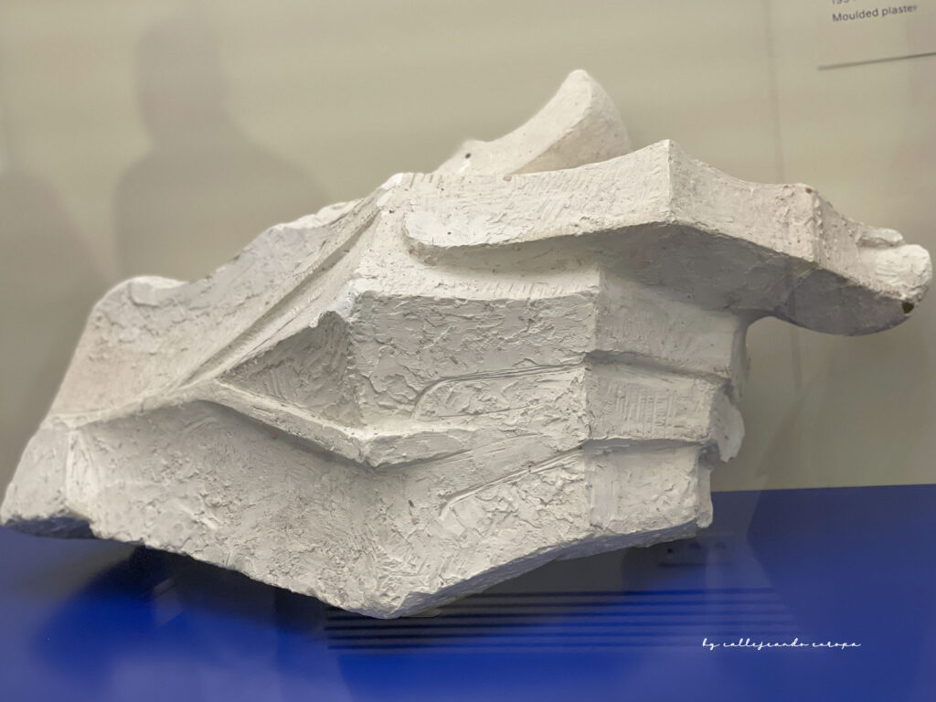 MOLDE DE UNA MANO EN EL MUSEO DE LA SAGRADA FAMILIA