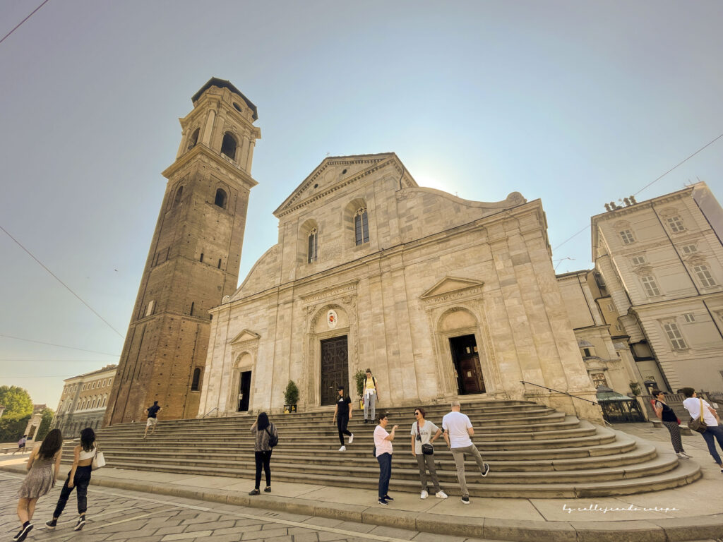 Catedral de San Juan Bautista en Turín, lugar donde se guarda la famosa Sábana Santa