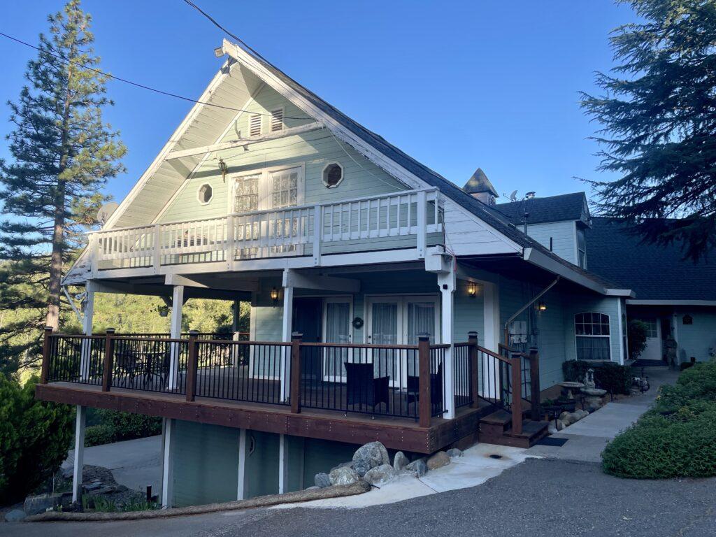 HOTEL BERKSHIRE INN EN GROVELAND, CERCA DEL PARQUE NACIONAL DE YOSEMITE.
