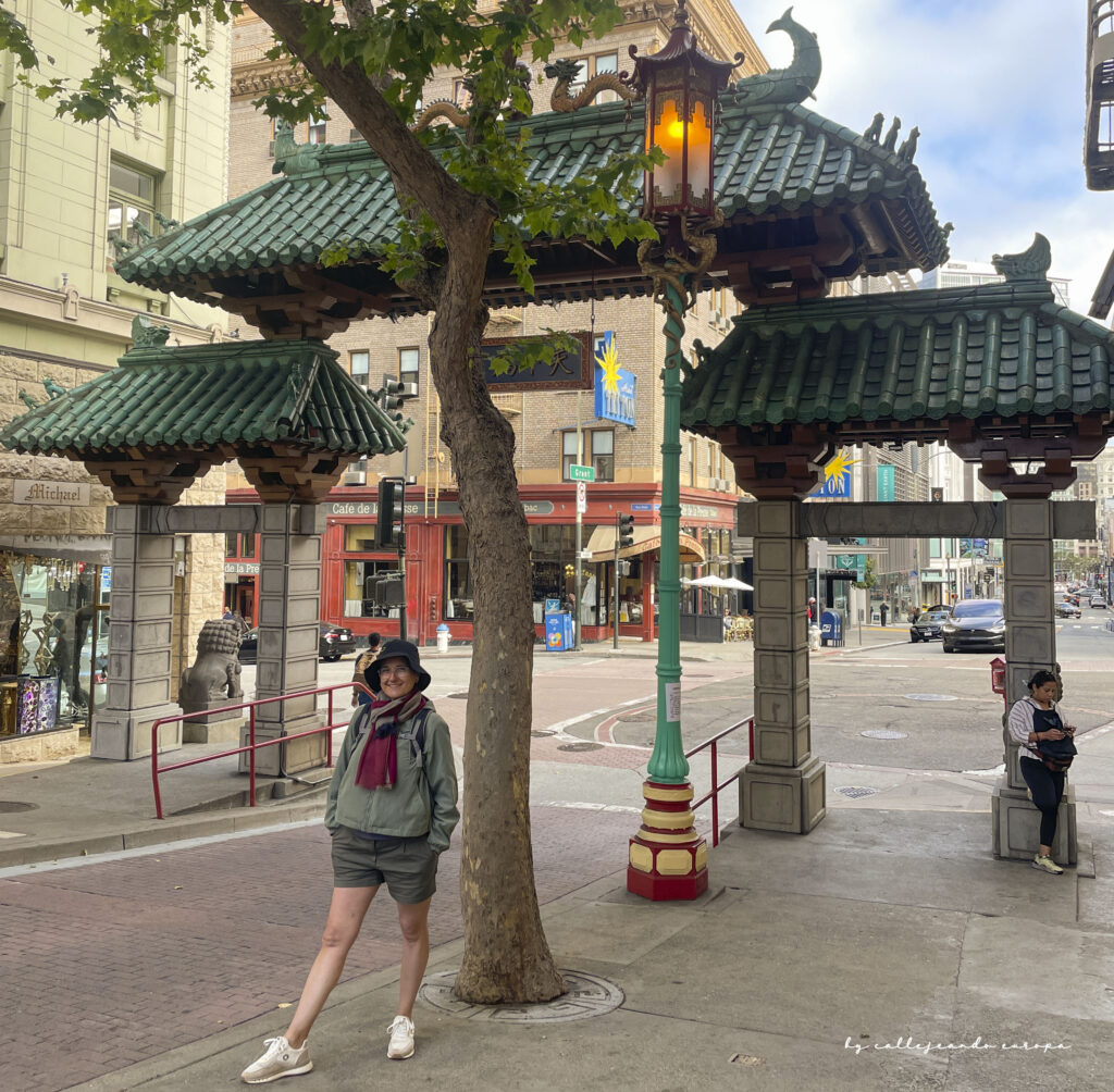 Entrada al barrio de Chinatown en San Francisco con la famosa Dragon Gate