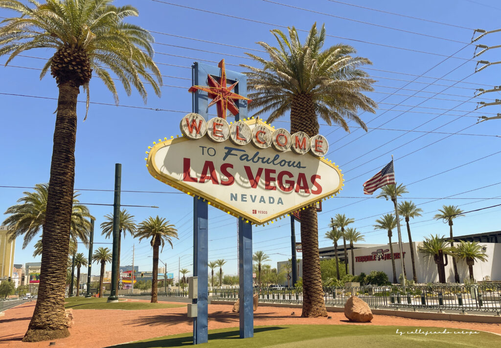 Cartel de bienvenida a Las Vegas con el famoso letrero Welcome to Fabulous Las Vegas Nevada