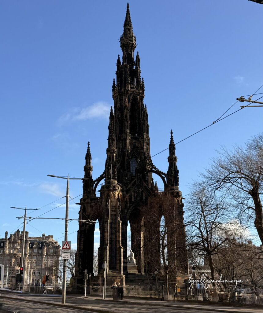 MONUMENTO A SCOTT, UN IMPRESIONANTE MONUMENTO EN PRINCES ST EN EDIMBURGO
