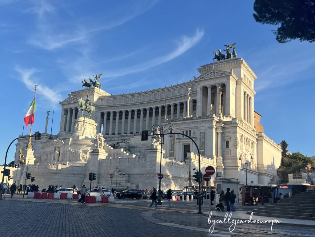 El Monumento a Vittorio Emanuele II en la Piazza Venezia de Roma, también conocido como el Altar de la Patria o Vittoriano.