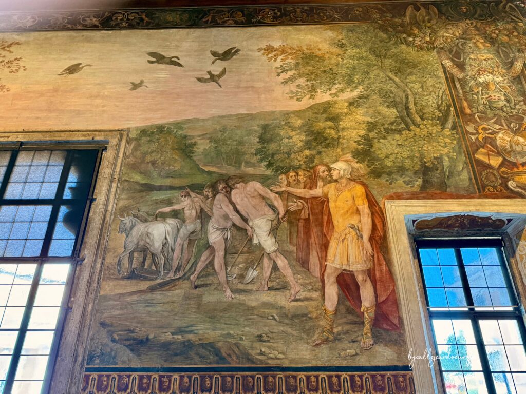 Fresco de "Rómulo trazando con el arado el límite de la ciudad de Roma", obra de Giuseppe Cesari realizada entre 1638 y 1639 en los Museos Capitolinos