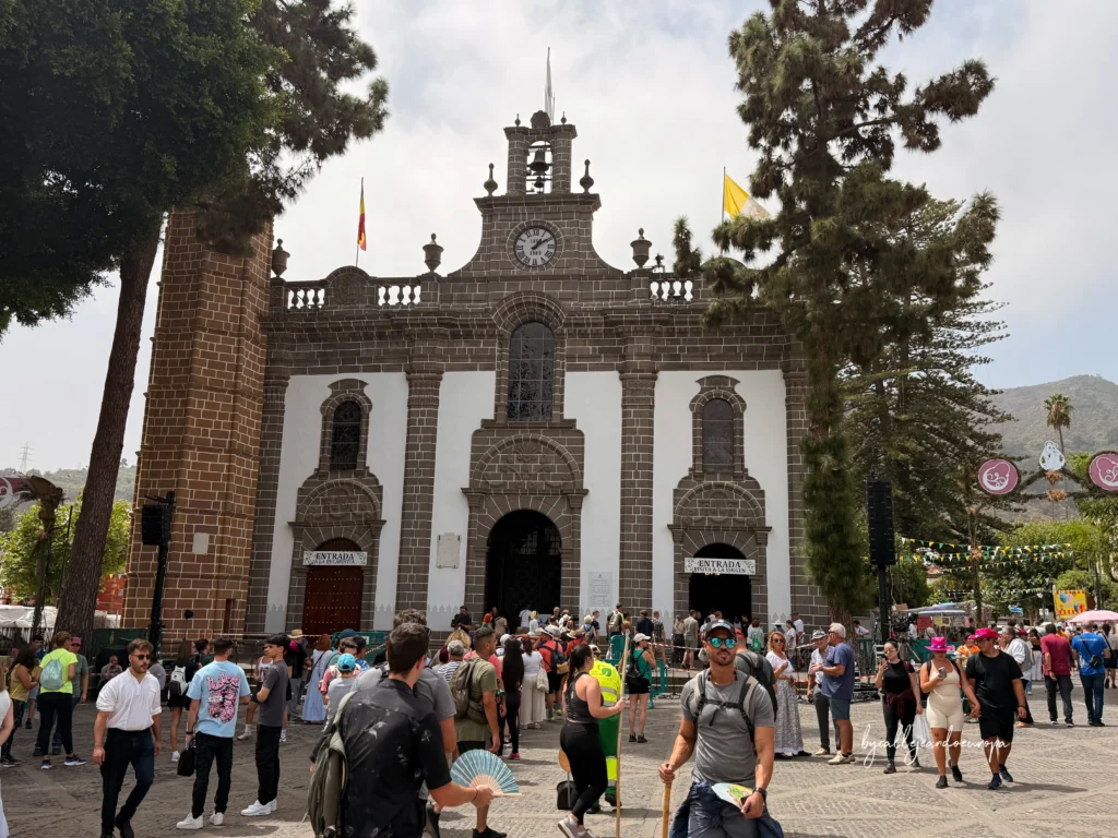Fachada de la Basílica de Nuestra Señora del Pino en Teror, Gran Canaria