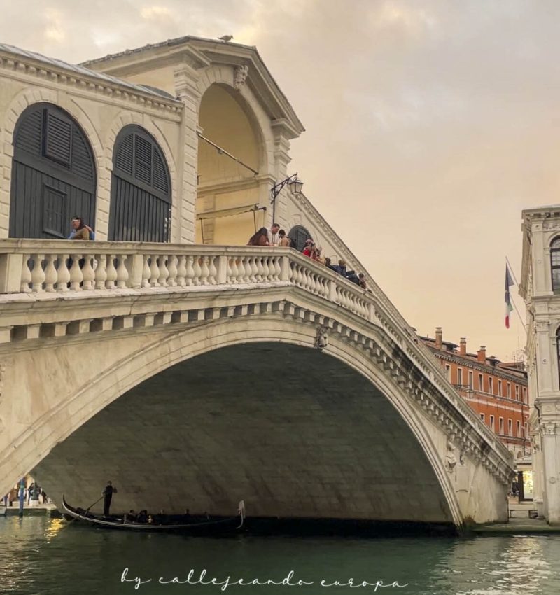 Puente de Rialto visto desde el mercado